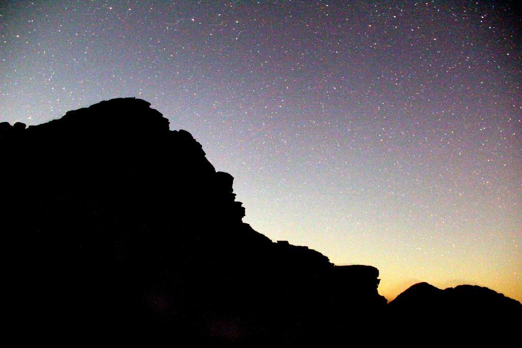 Wadi Rum Sleep Under The Stars 외부 사진