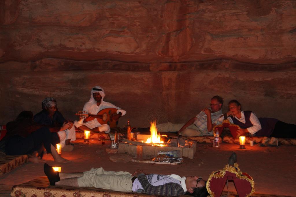 Wadi Rum Sleep Under The Stars 외부 사진