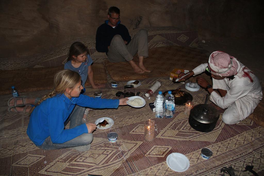 Wadi Rum Sleep Under The Stars 외부 사진